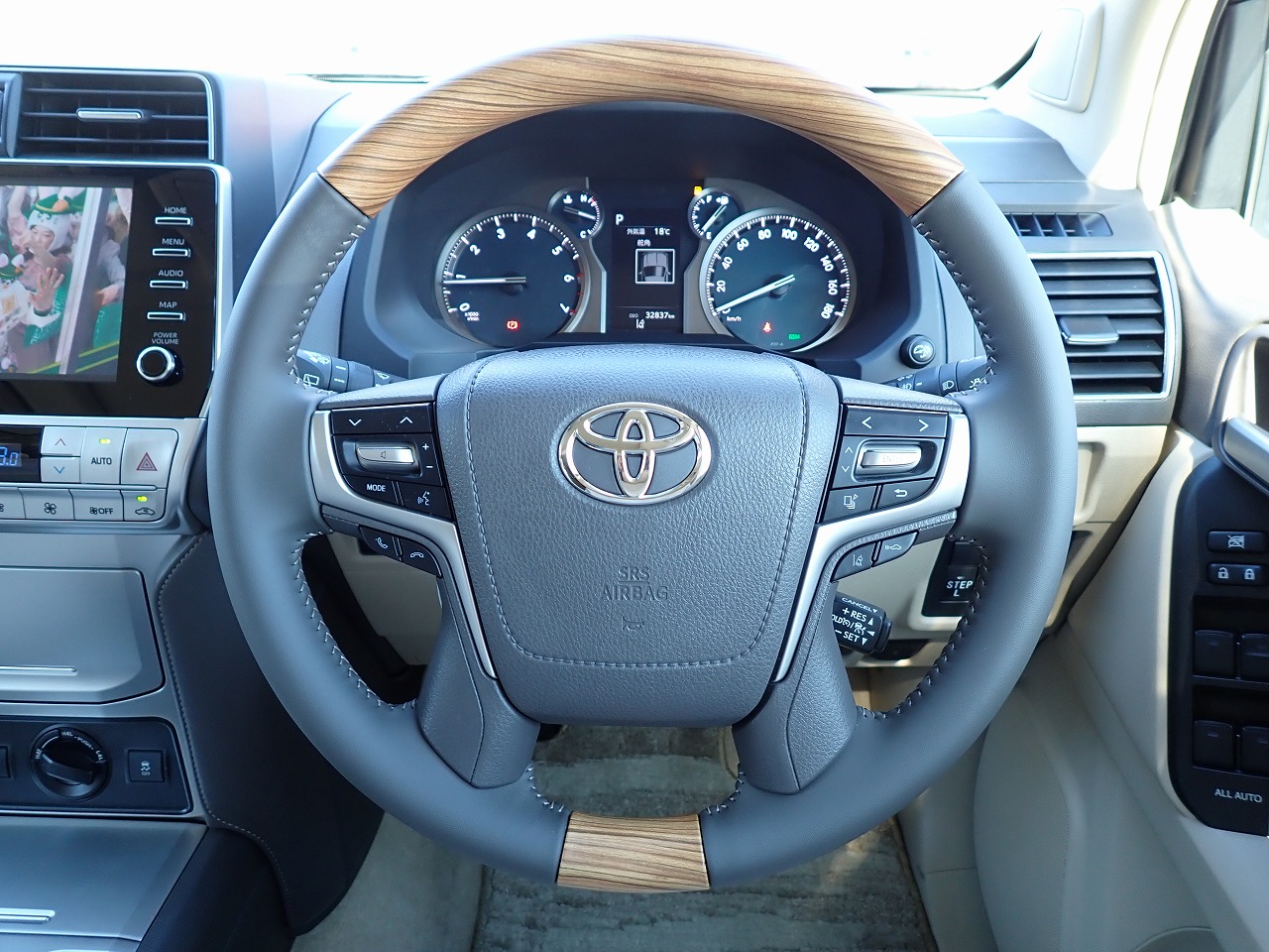 TOYOTA Land Cruiser Prado