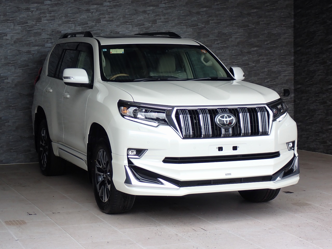 TOYOTA Land Cruiser Prado