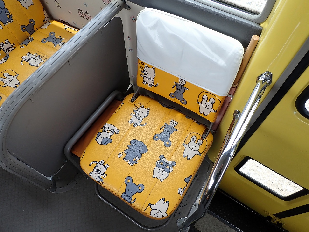 TOYOTA Coaster