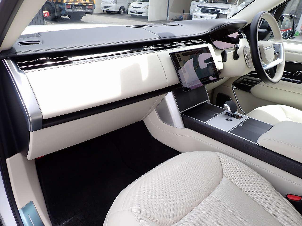 LAND ROVER RANGE ROVER