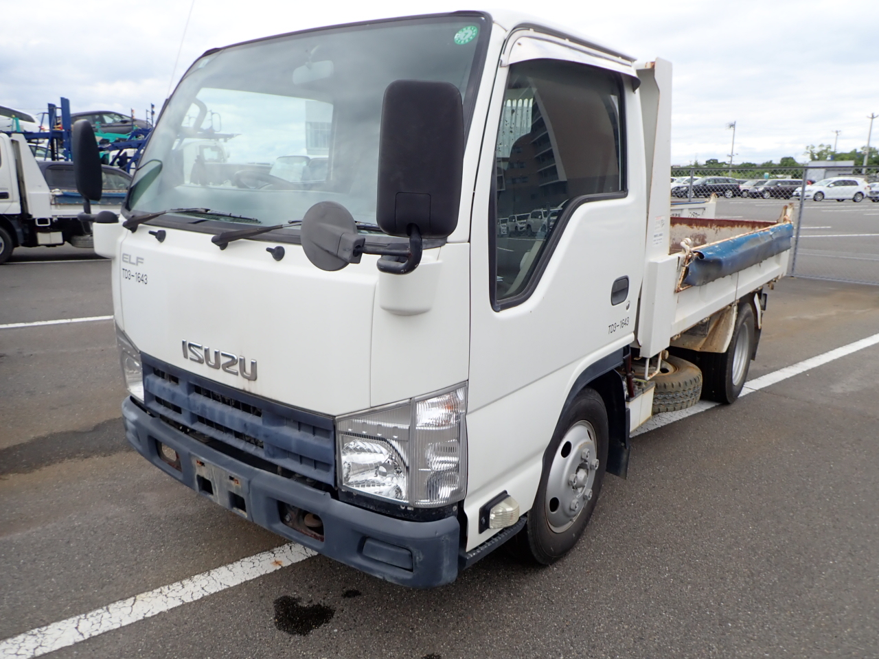 ISUZU Elf Truck
