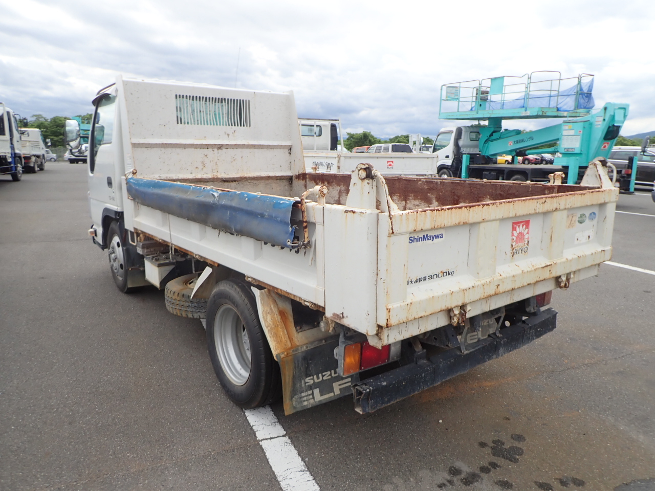 ISUZU Elf Truck