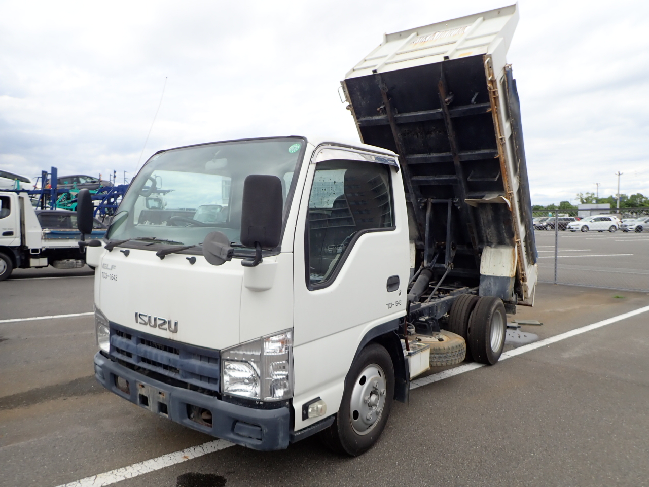 ISUZU Elf Truck