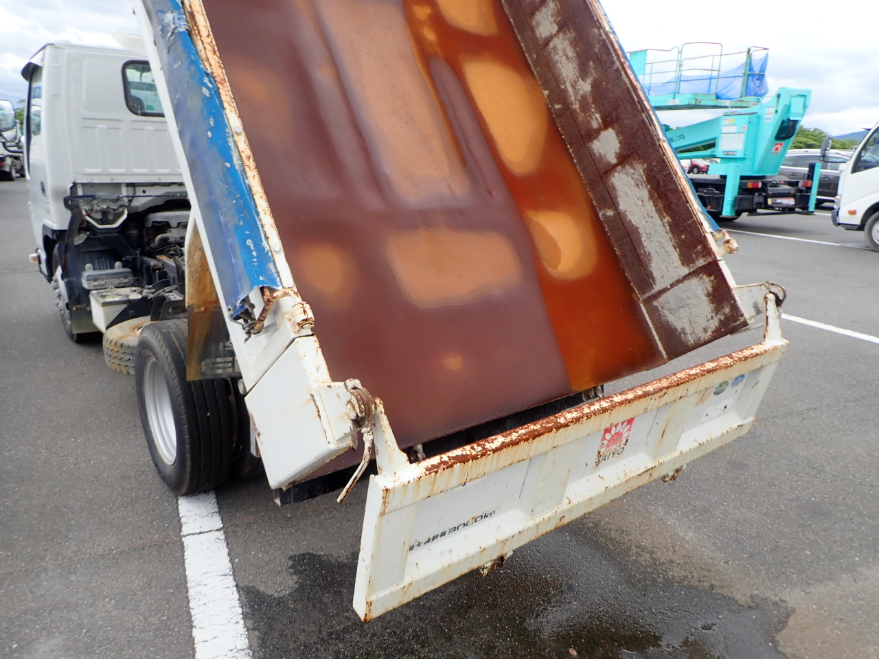 ISUZU Elf Truck