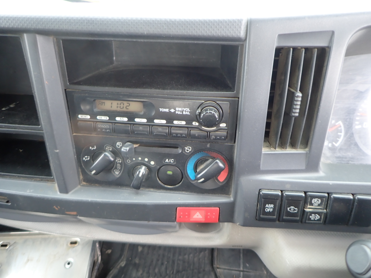 ISUZU Elf Truck