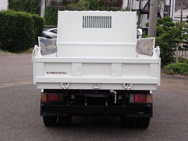 ISUZU Elf Truck
