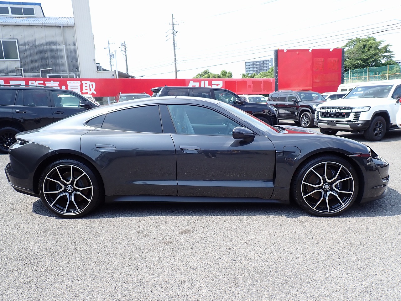 PORSCHE Taycan