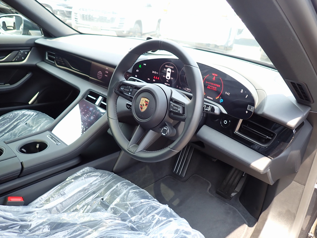 PORSCHE Taycan