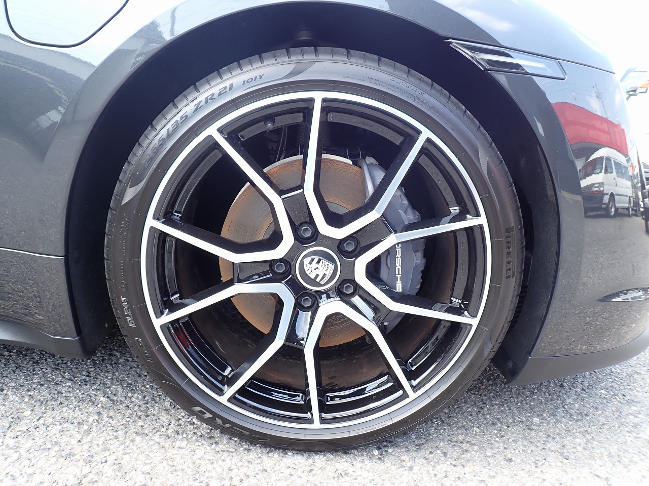 PORSCHE Taycan