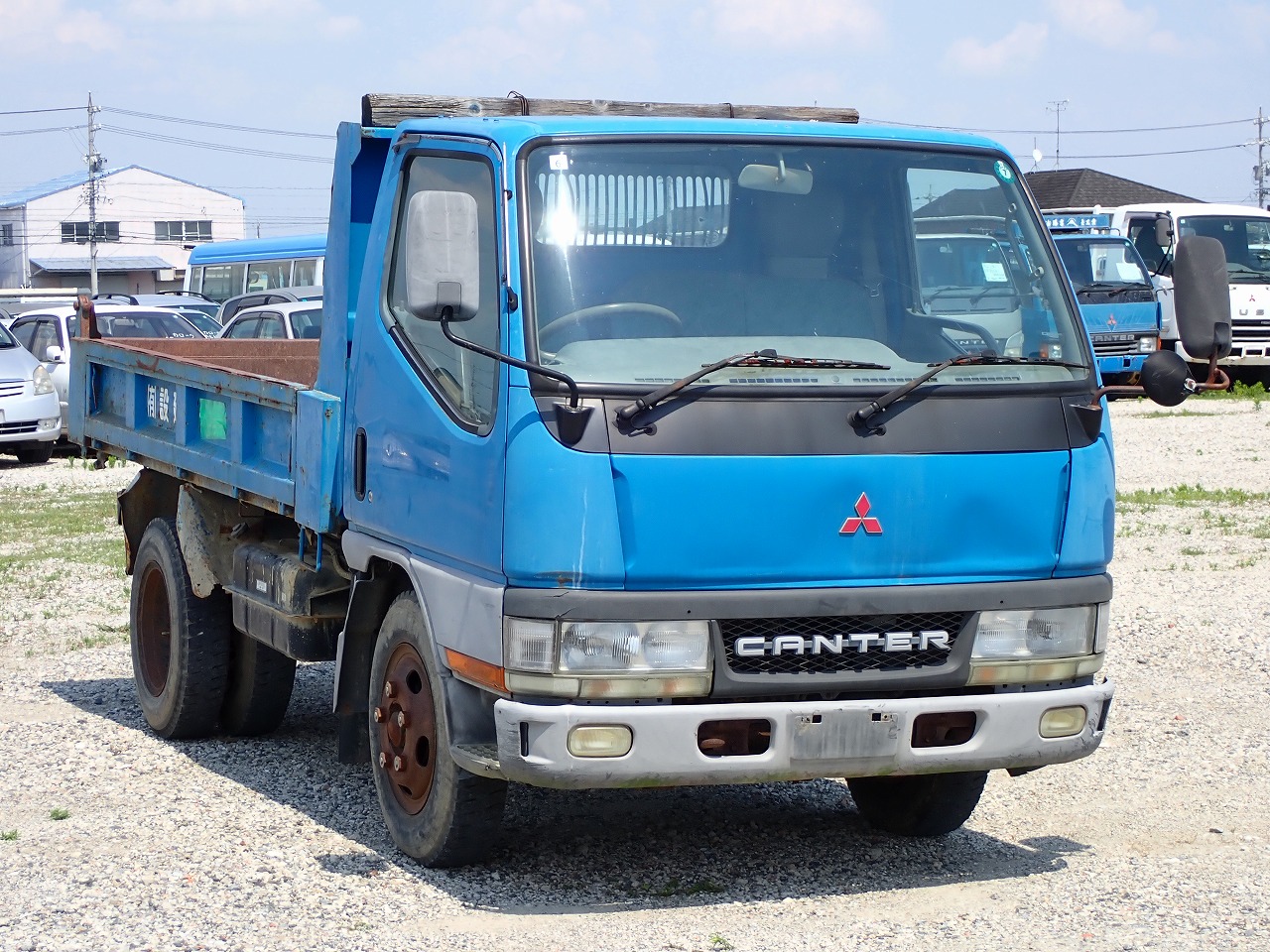 MITSUBISHI Canter
