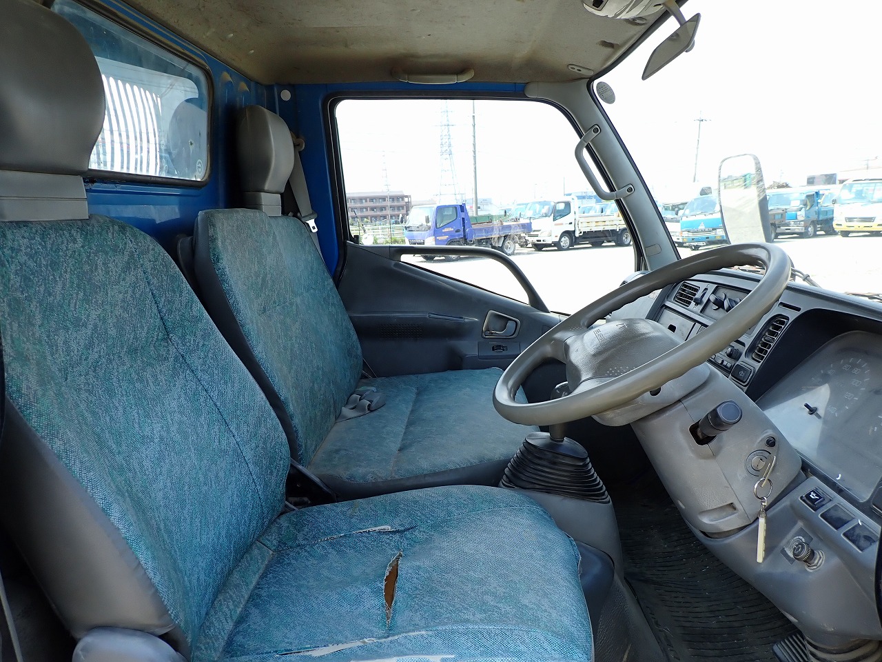 MITSUBISHI Canter