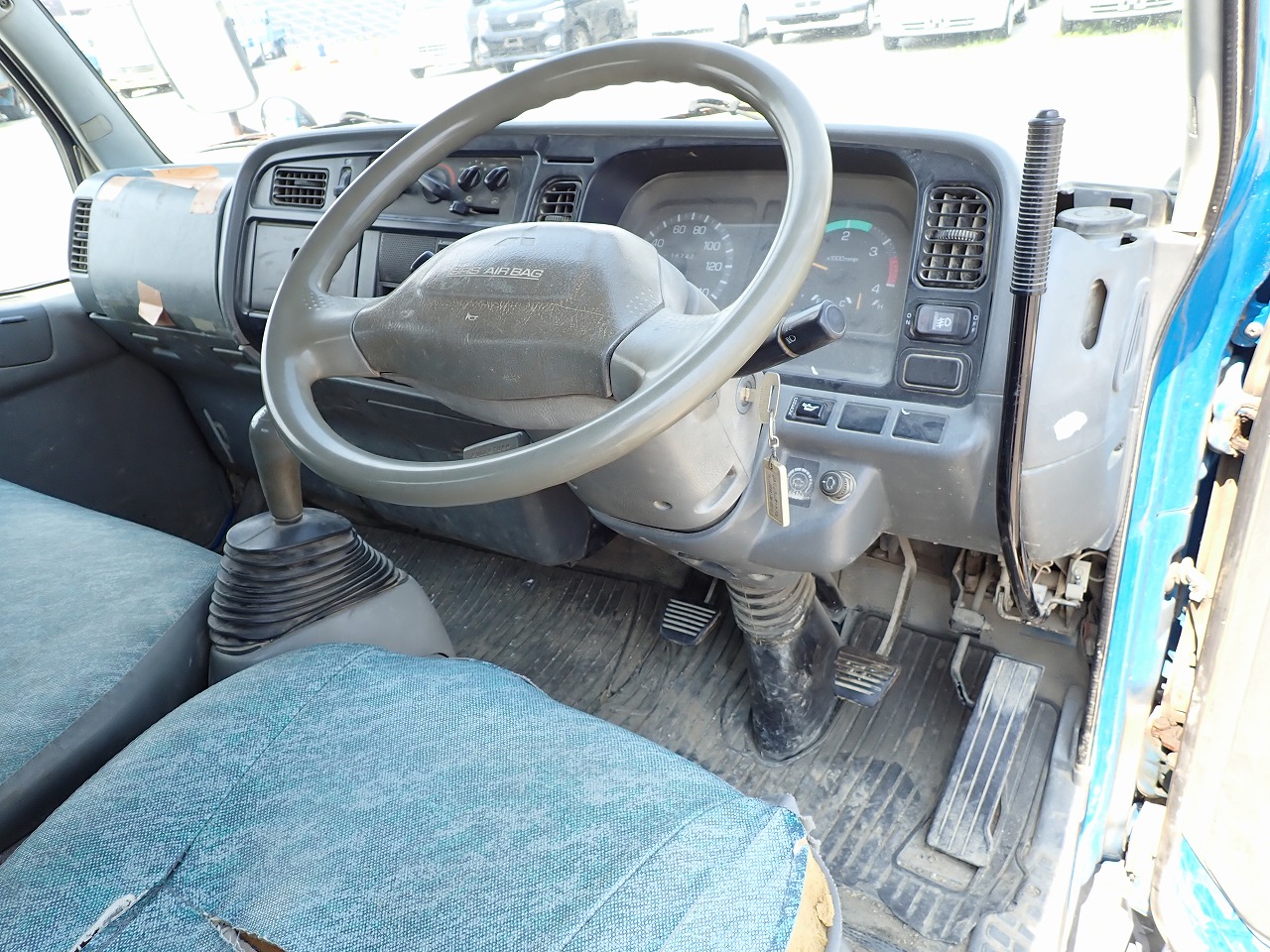 MITSUBISHI Canter