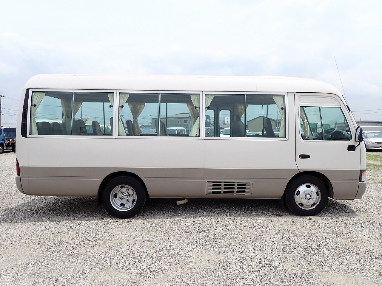 TOYOTA Coaster