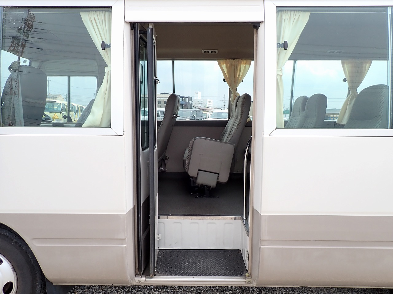 TOYOTA Coaster