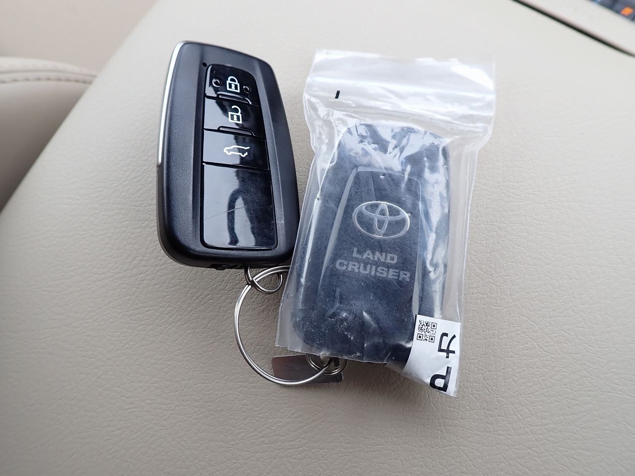 TOYOTA Land Cruiser Prado