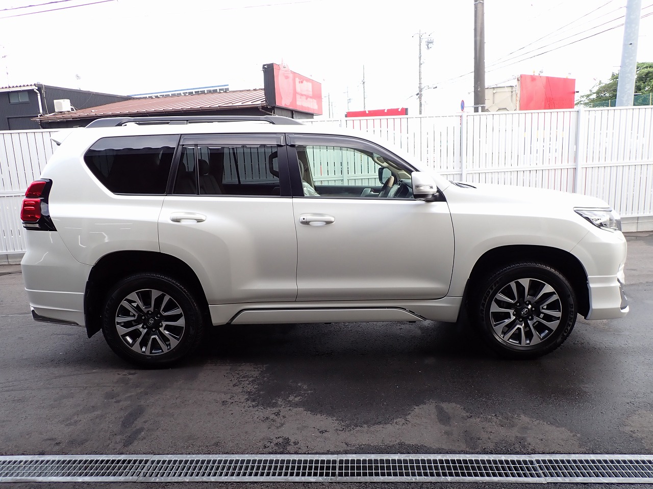 TOYOTA Land Cruiser Prado