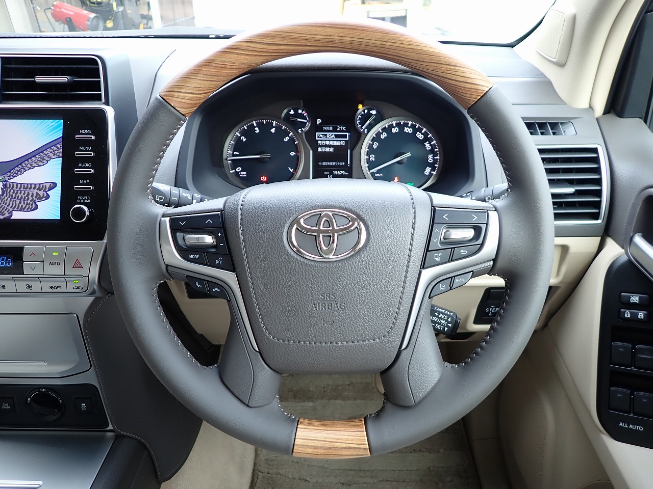 TOYOTA Land Cruiser Prado