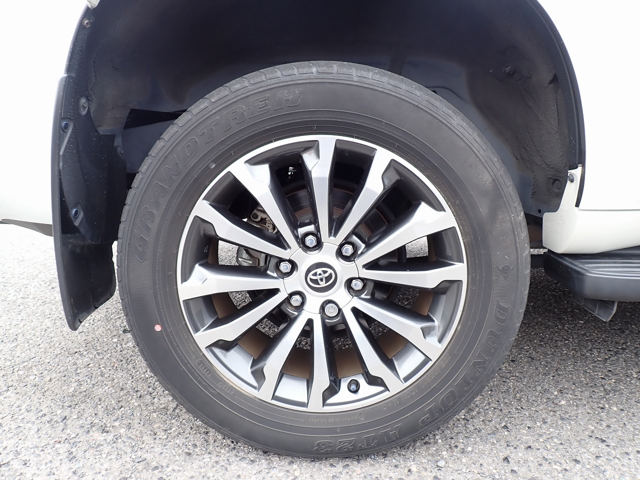 TOYOTA Land Cruiser Prado