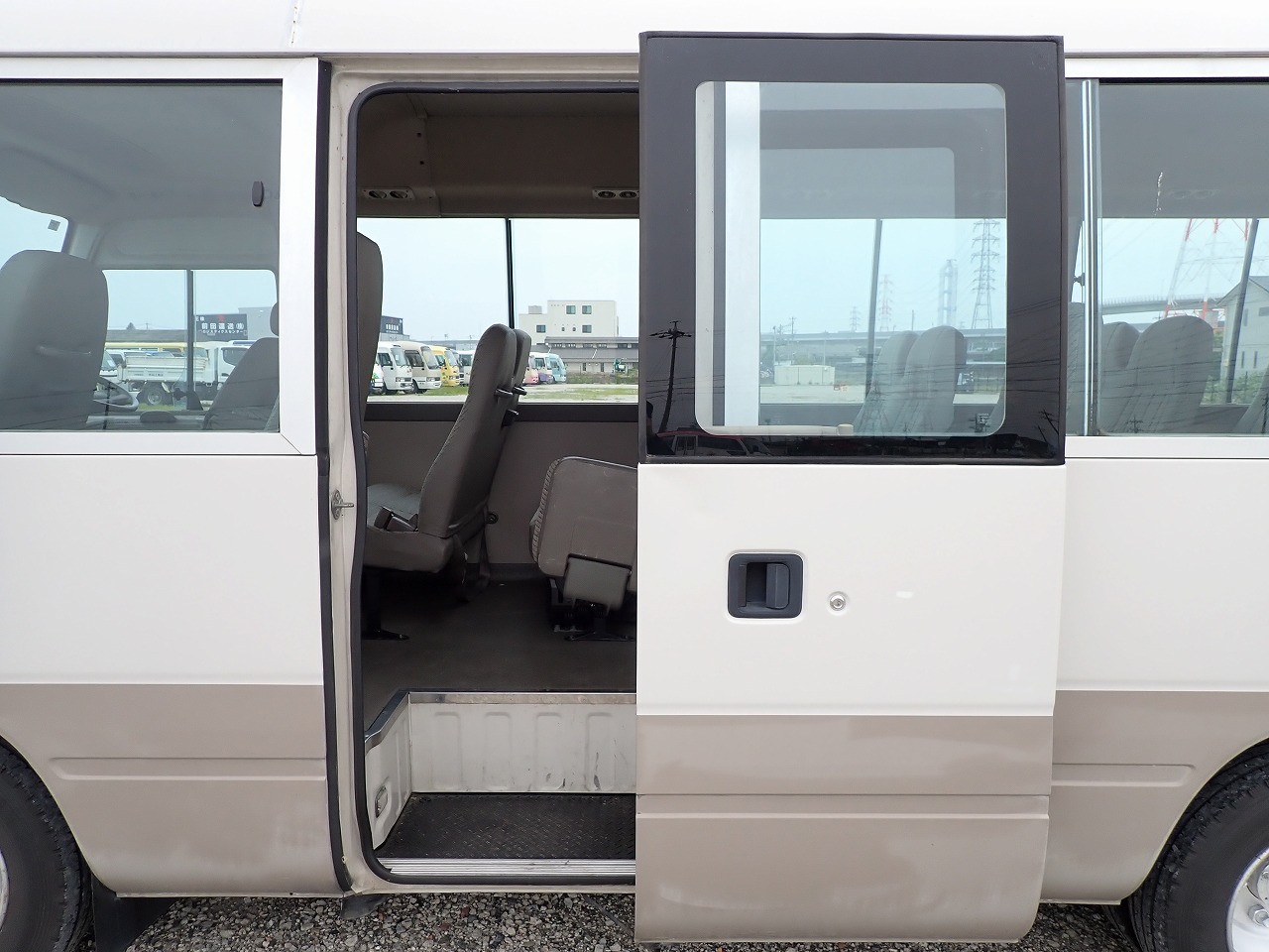 TOYOTA Coaster