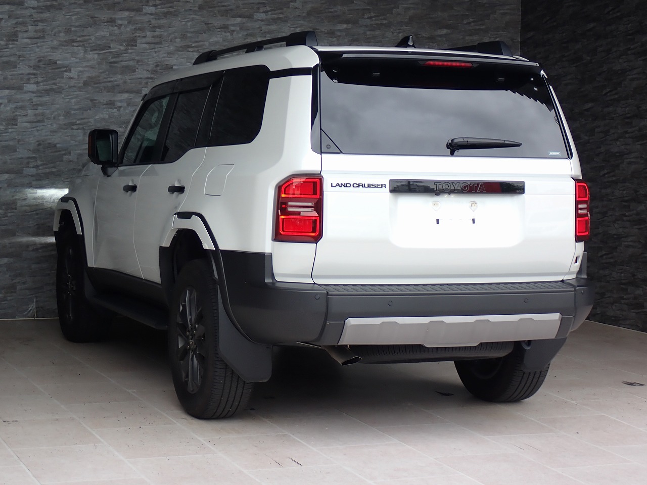 TOYOTA Land Cruiser 250