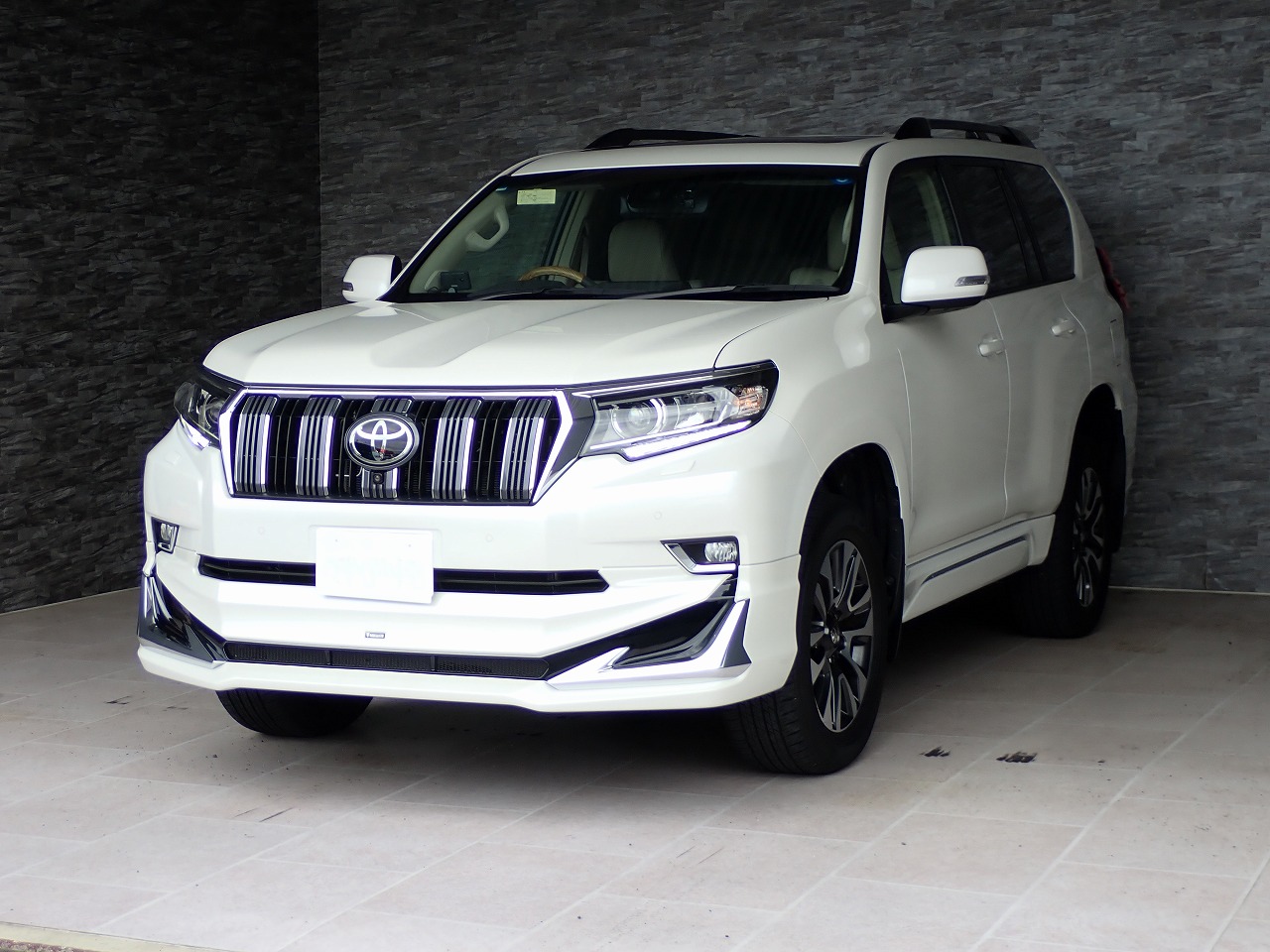 TOYOTA Land Cruiser Prado