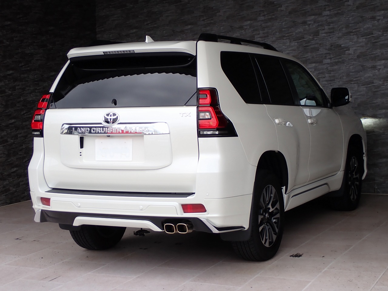 TOYOTA Land Cruiser Prado
