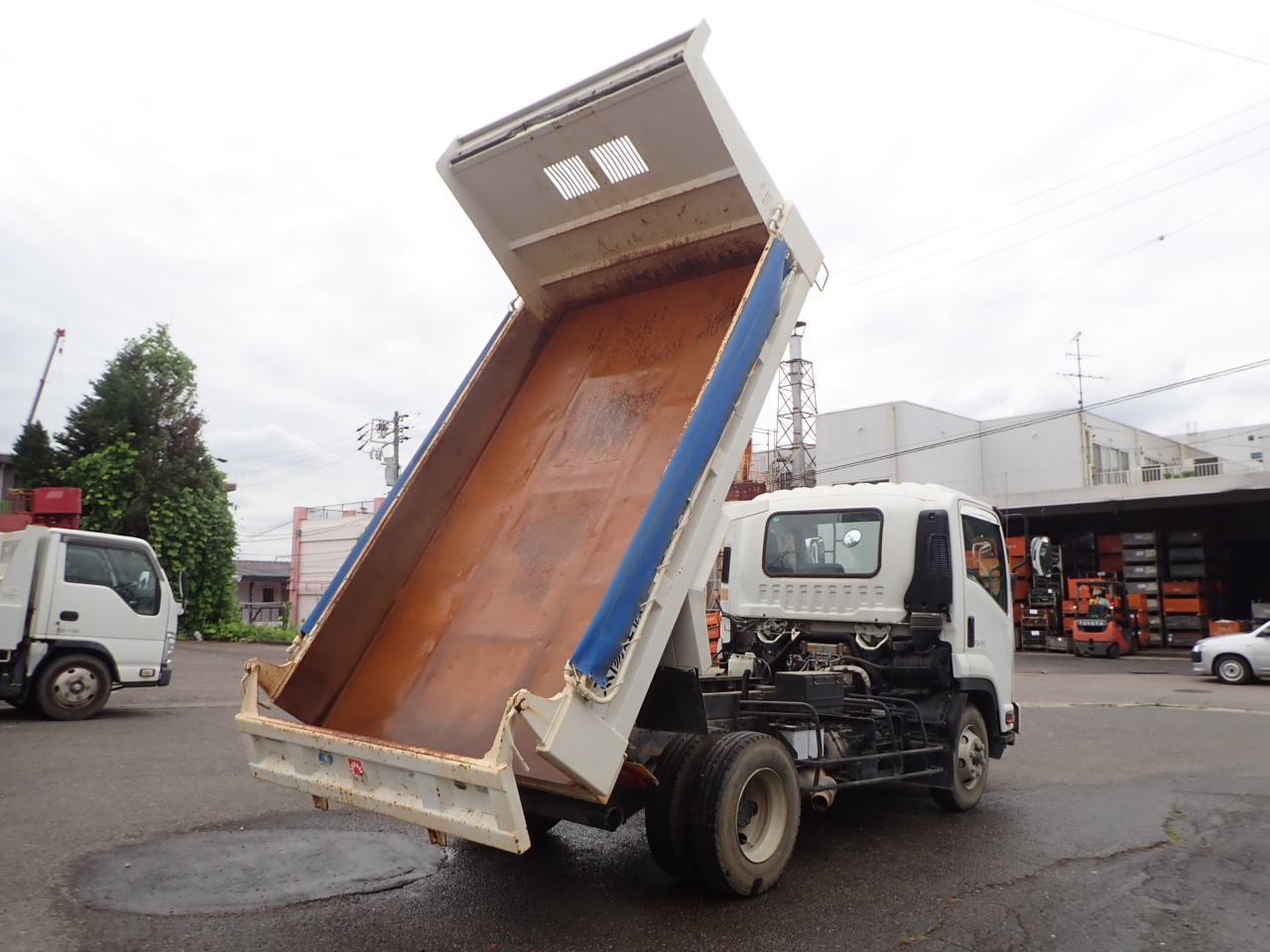 ISUZU Forward