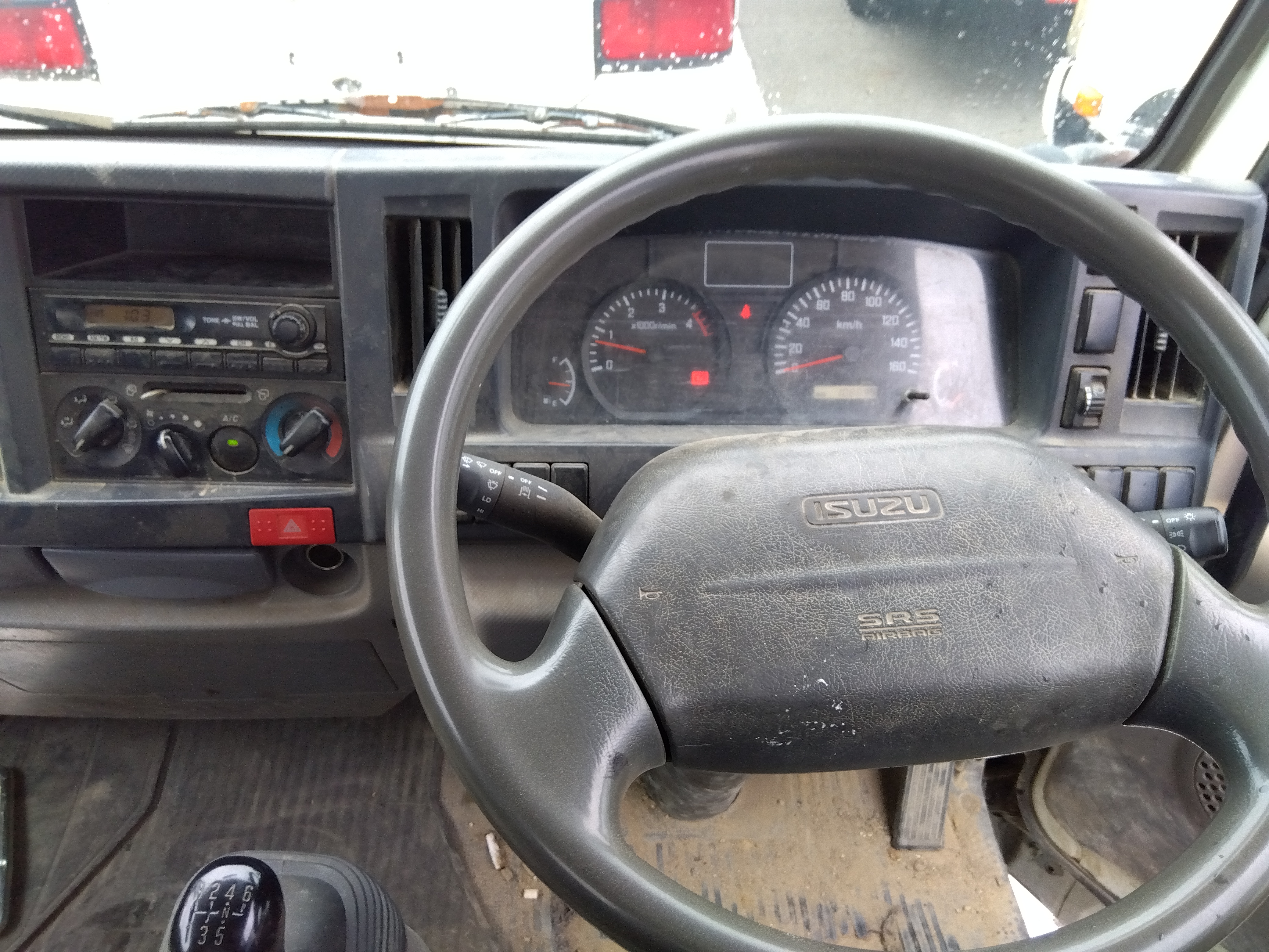 ISUZU Elf Truck