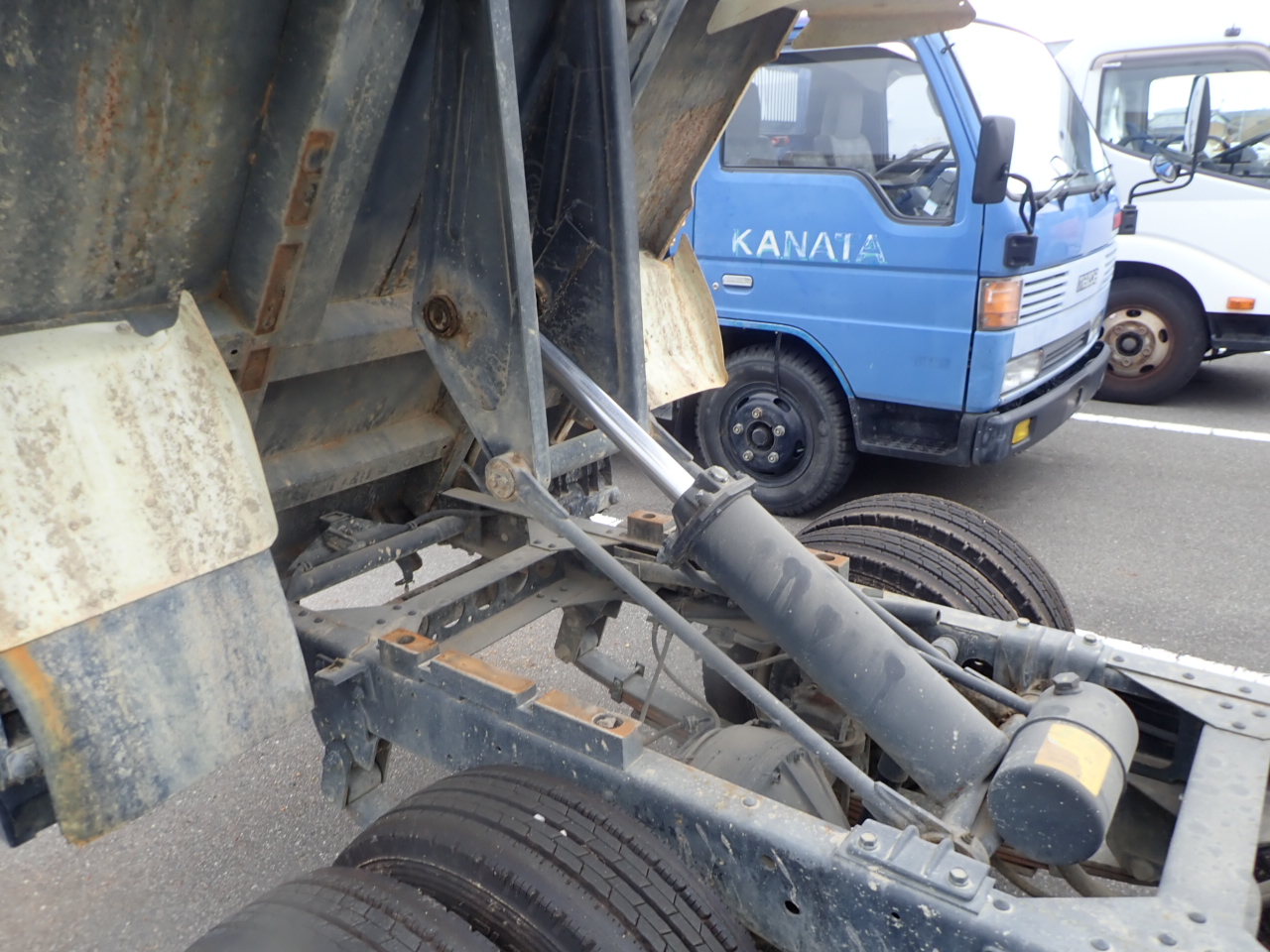 ISUZU Elf Truck
