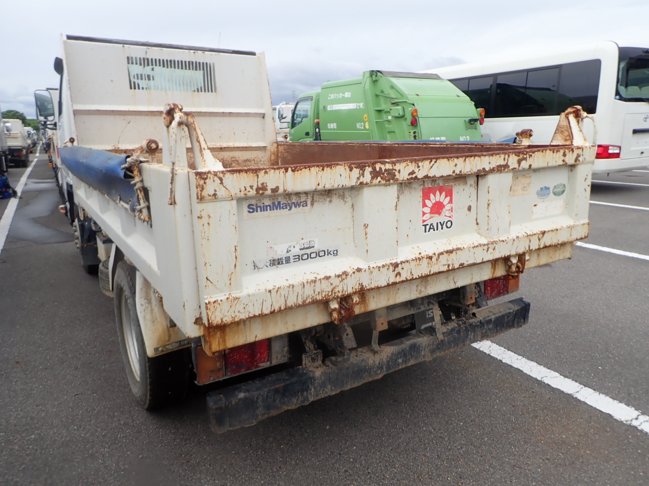 ISUZU Elf Truck