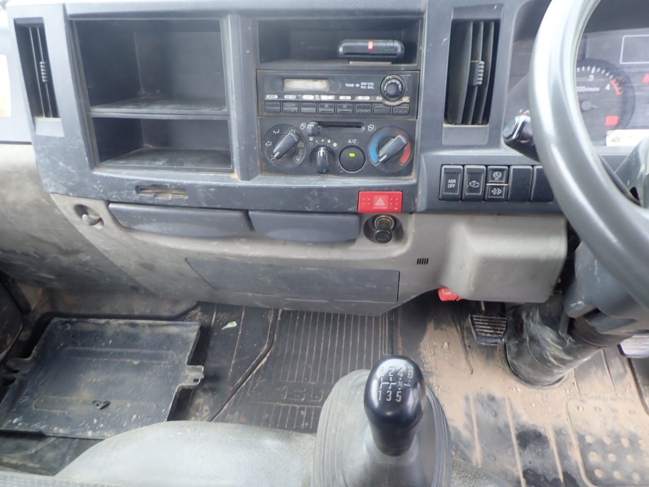 ISUZU Elf Truck