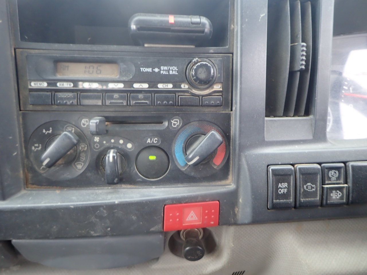 ISUZU Elf Truck