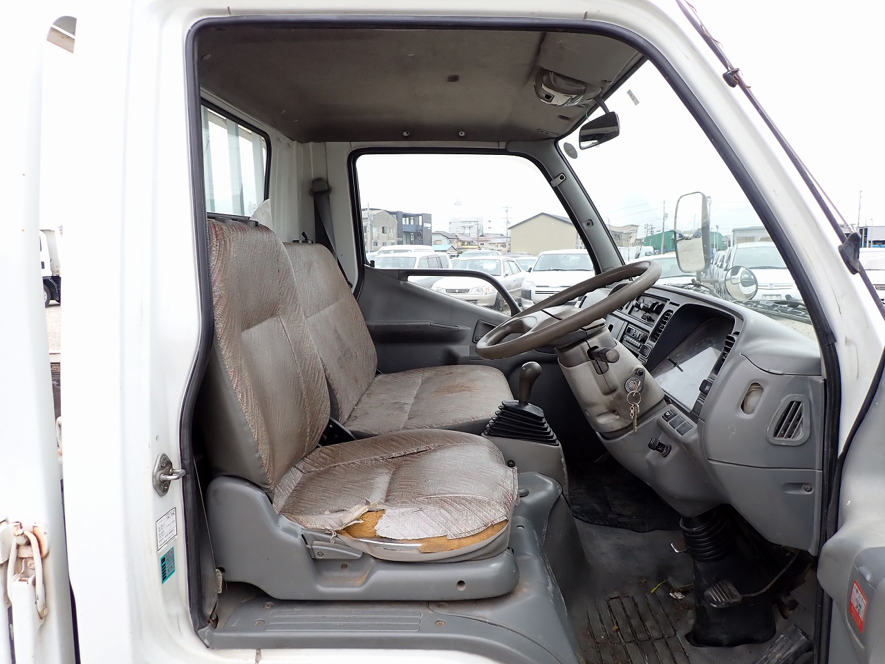 MITSUBISHI Canter