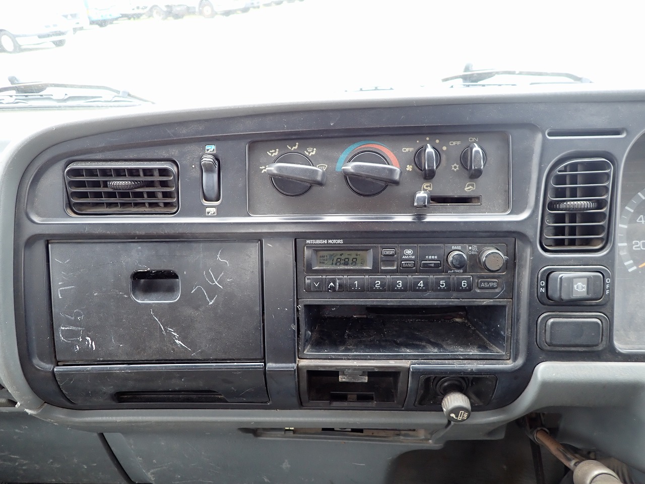 MITSUBISHI Canter