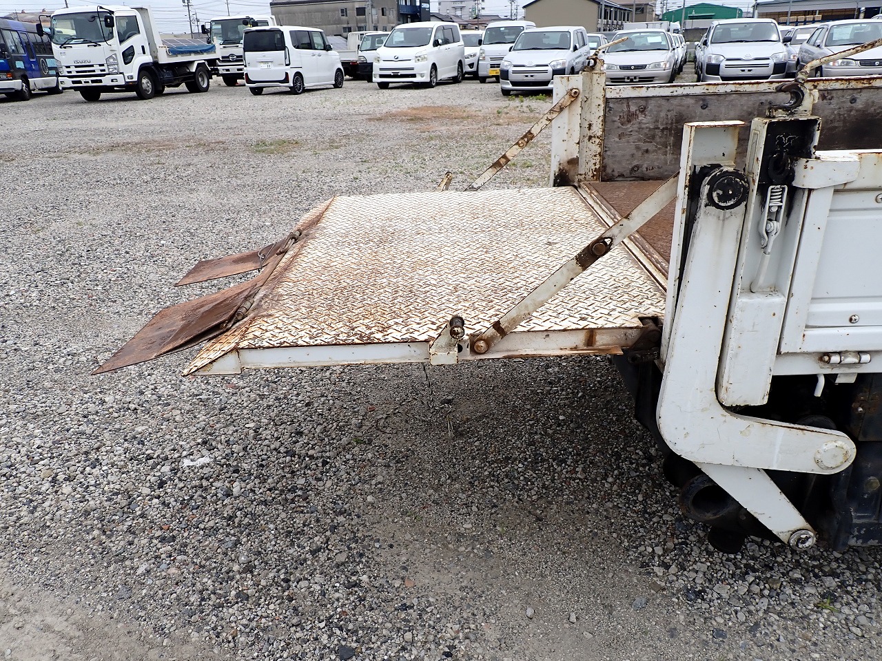 MITSUBISHI Canter