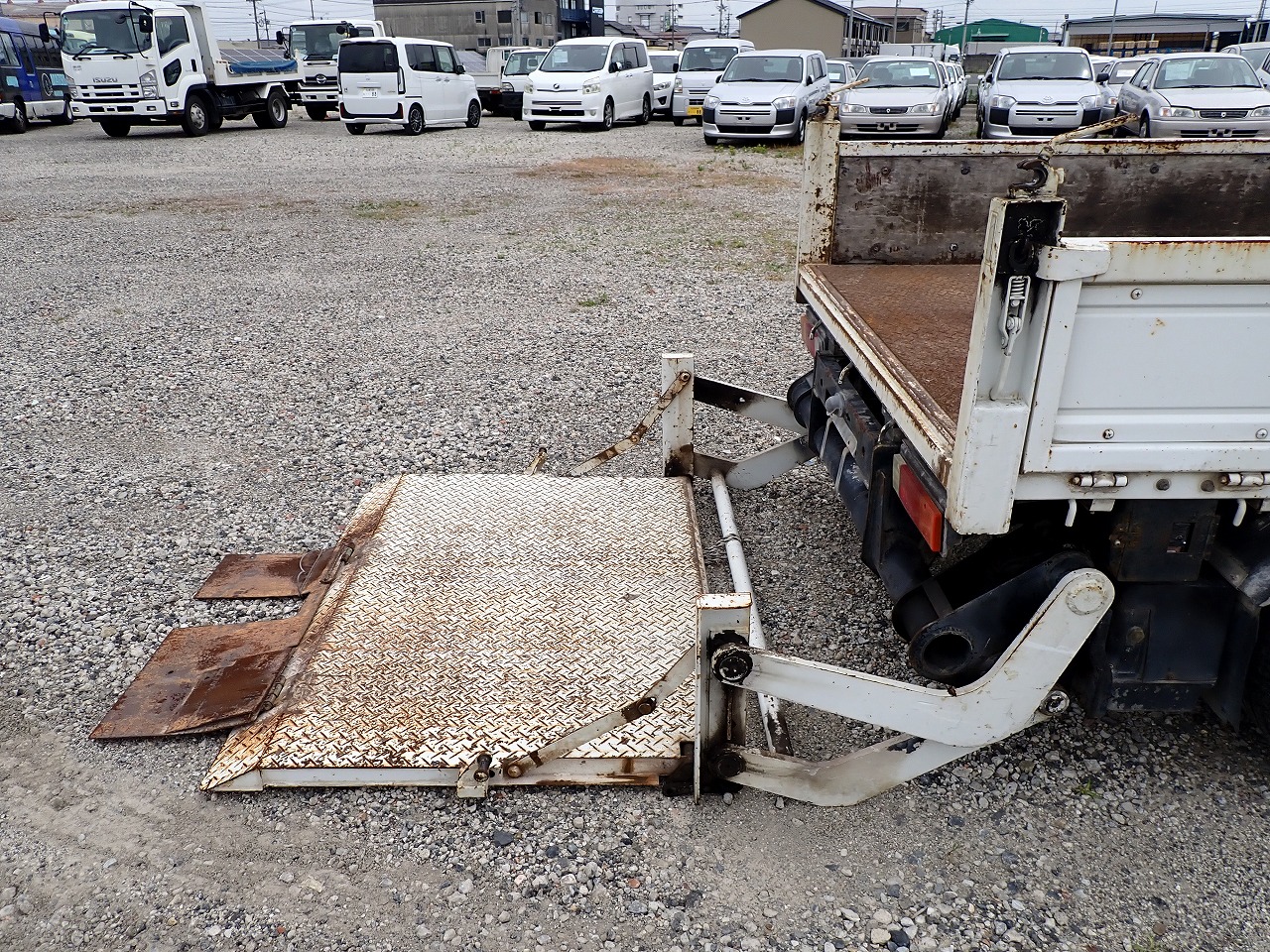 MITSUBISHI Canter
