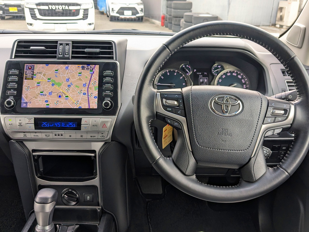 TOYOTA Land Cruiser Prado