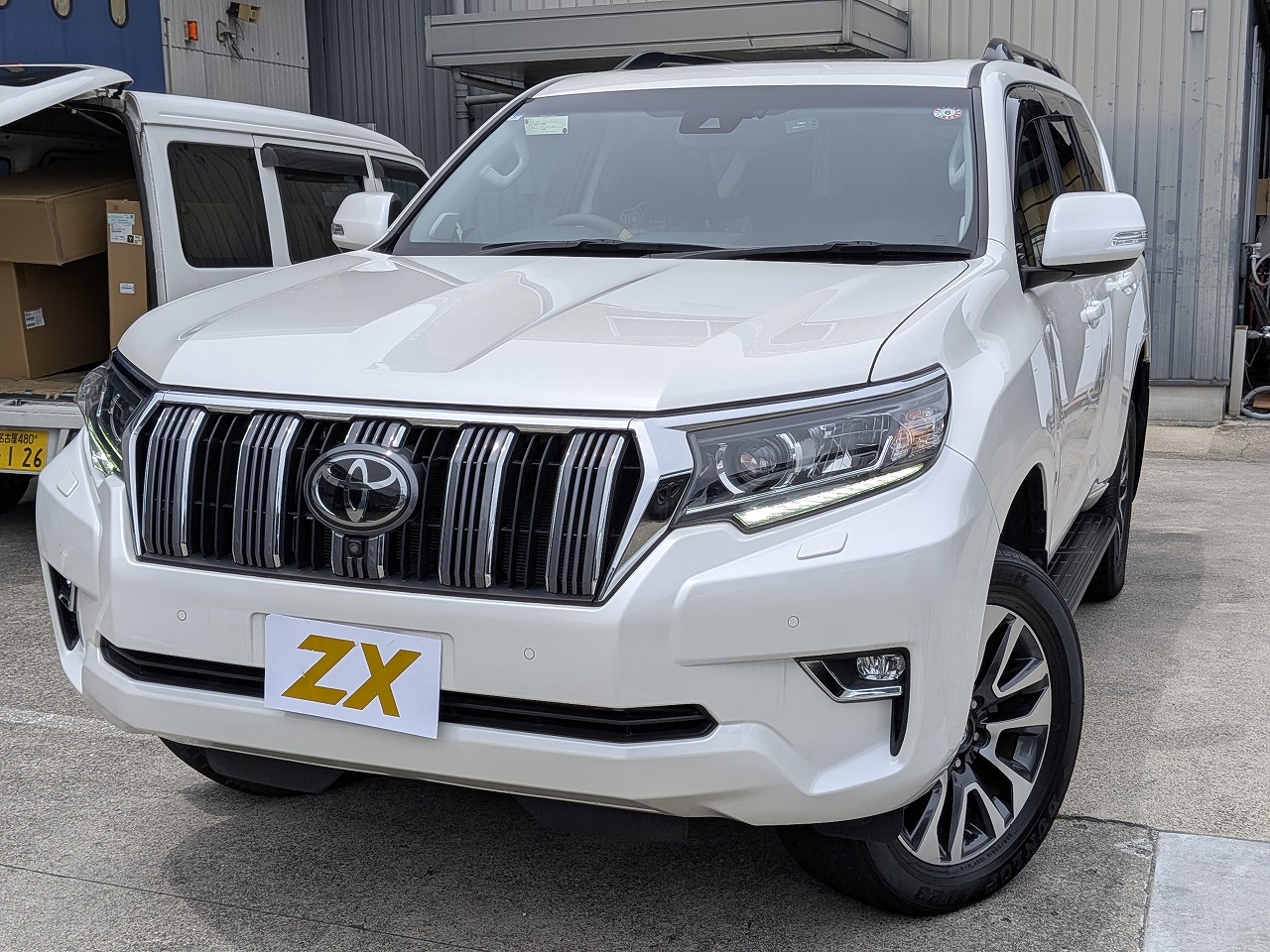 TOYOTA Land Cruiser Prado