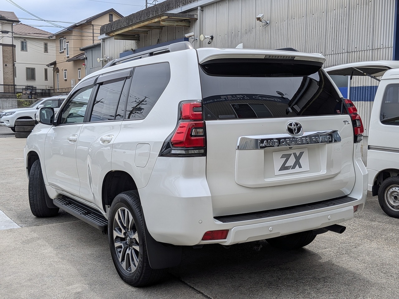 TOYOTA Land Cruiser Prado