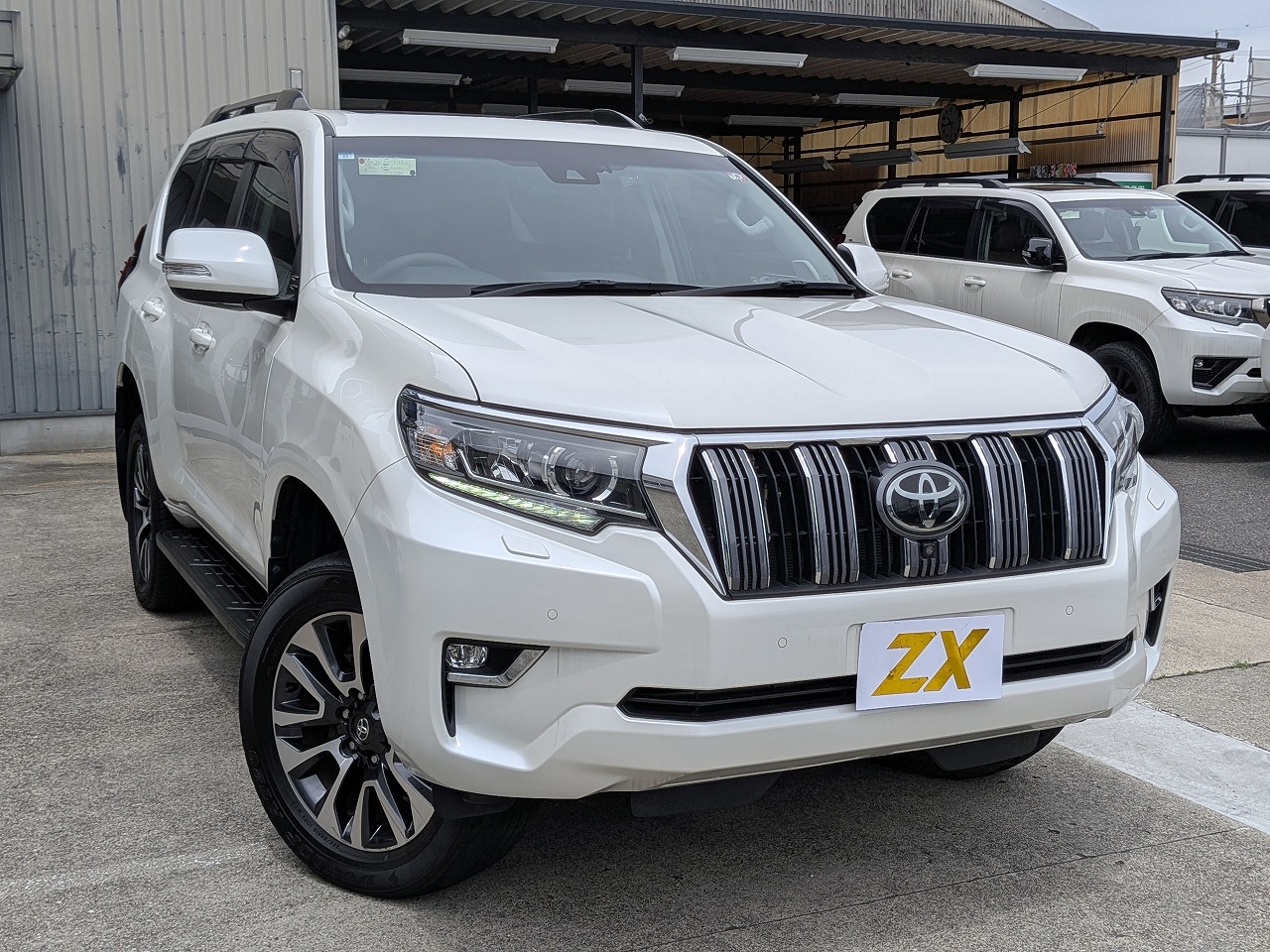 TOYOTA Land Cruiser Prado