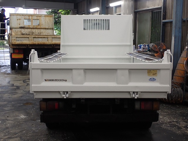 ISUZU Elf Truck