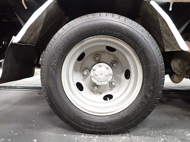 ISUZU Elf Truck