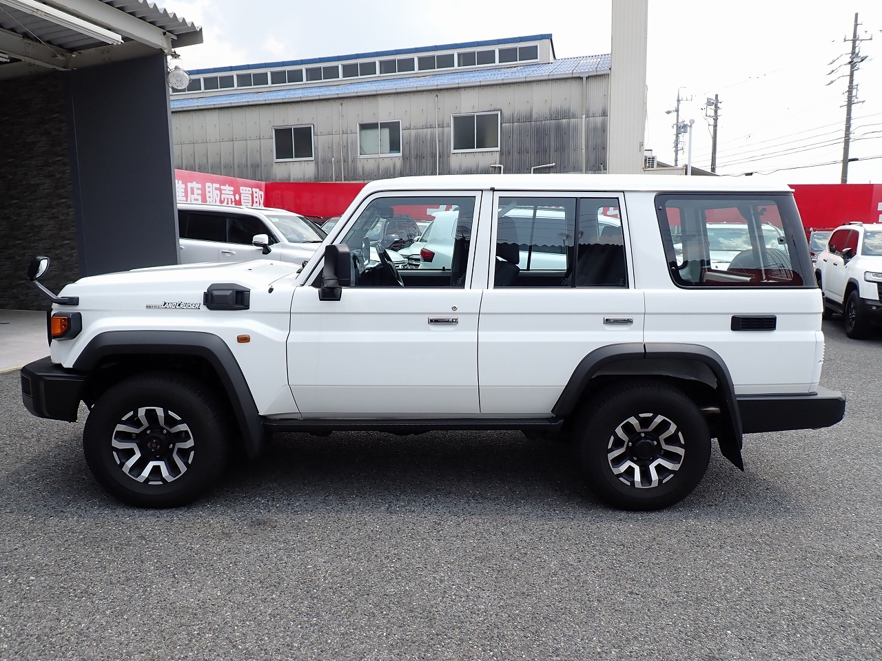 TOYOTA Land Cruiser 70