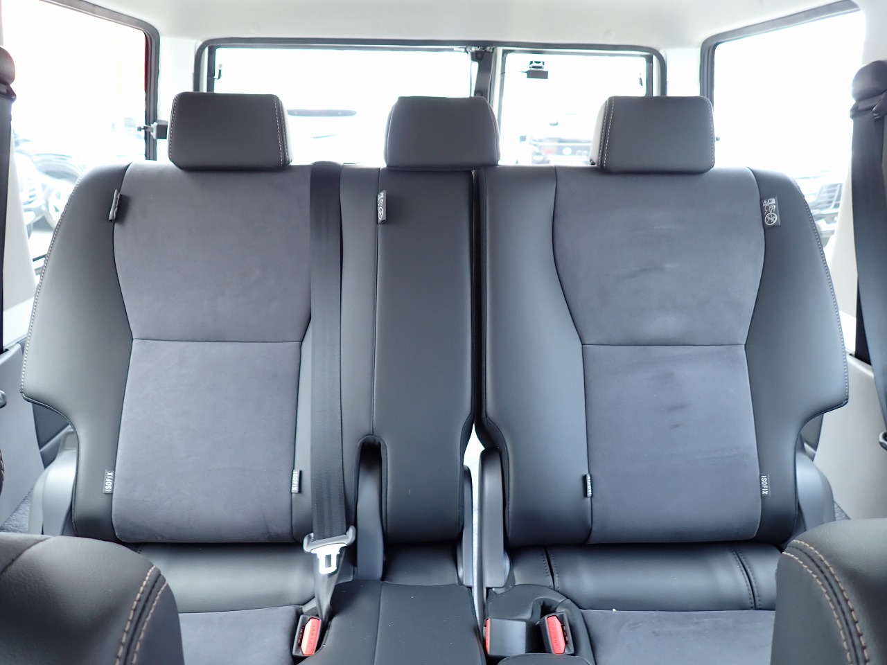 TOYOTA Land Cruiser 70