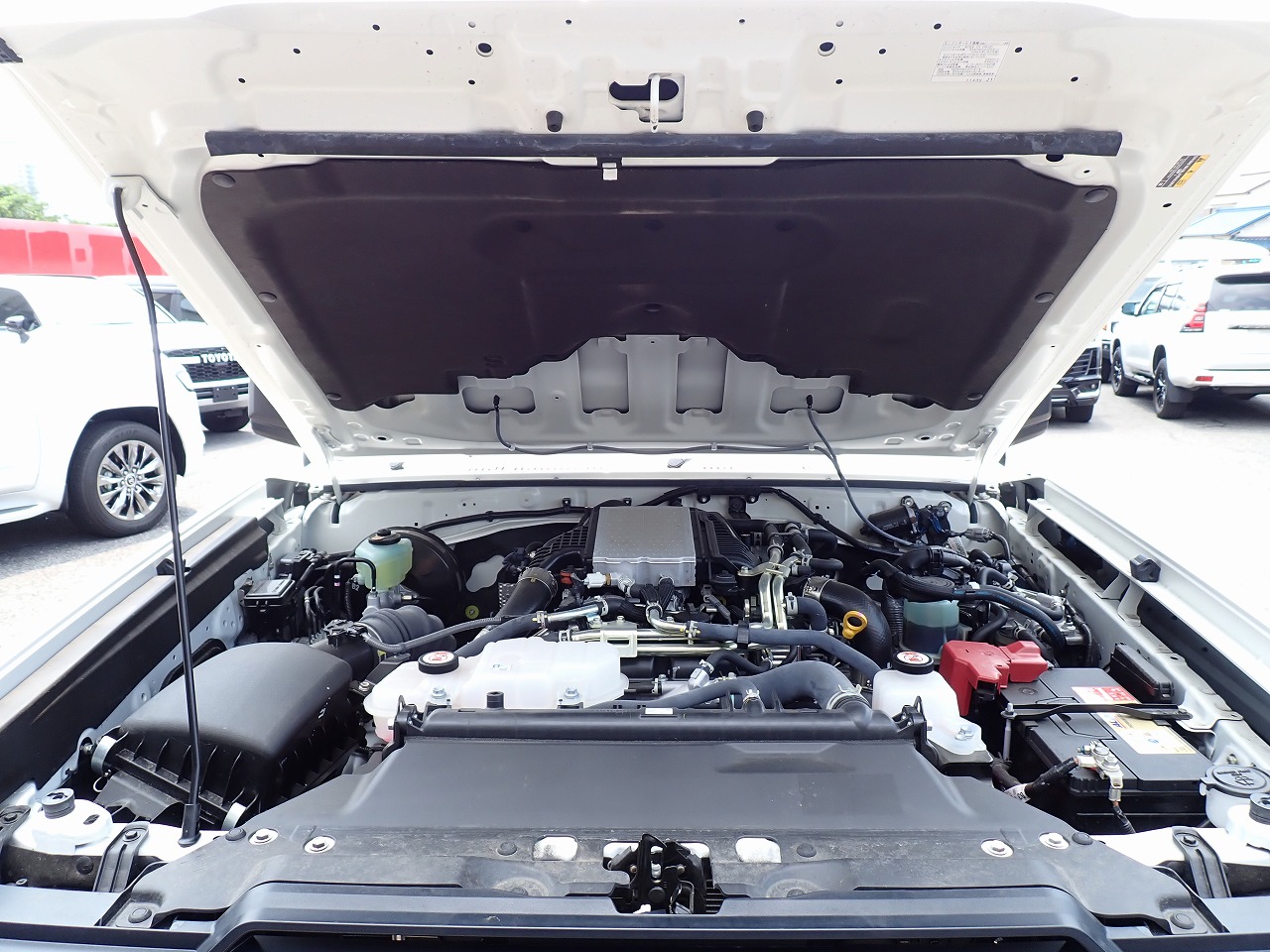 TOYOTA Land Cruiser 70