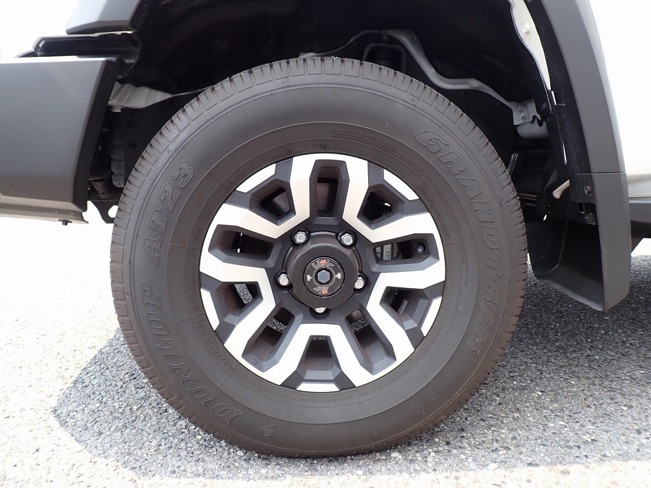 TOYOTA Land Cruiser 70
