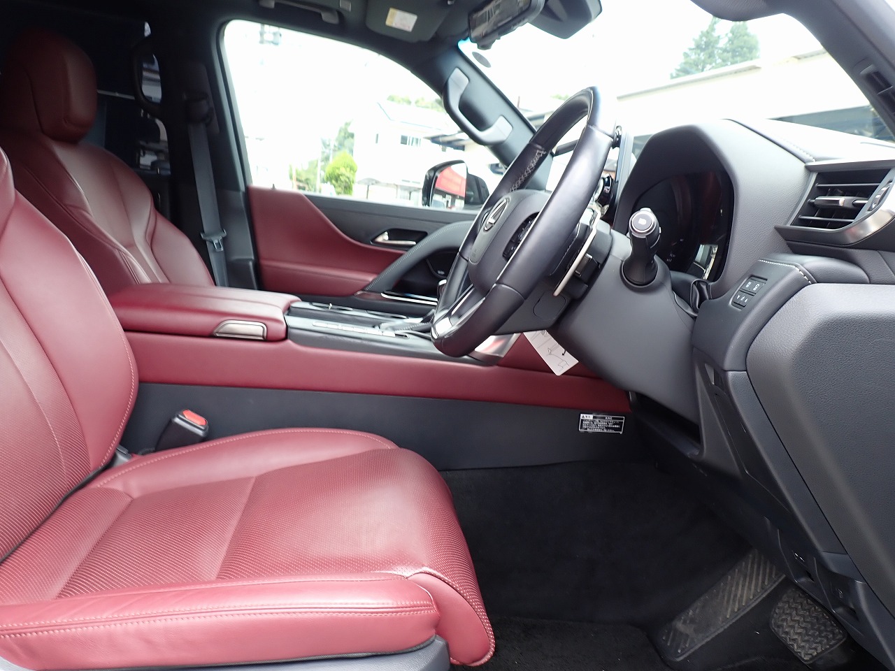 LEXUS LX 600