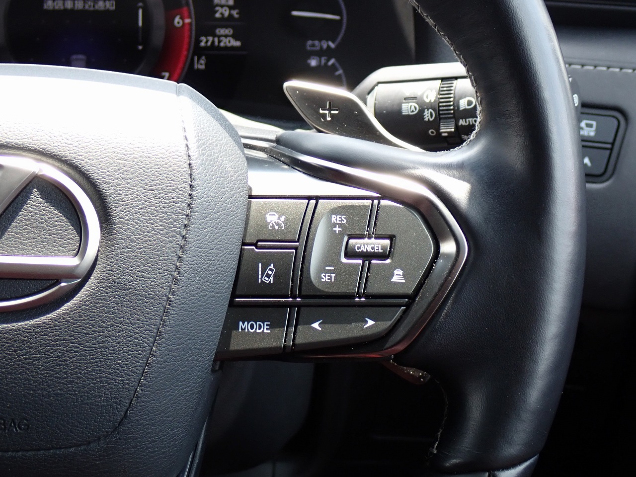 LEXUS LX 600