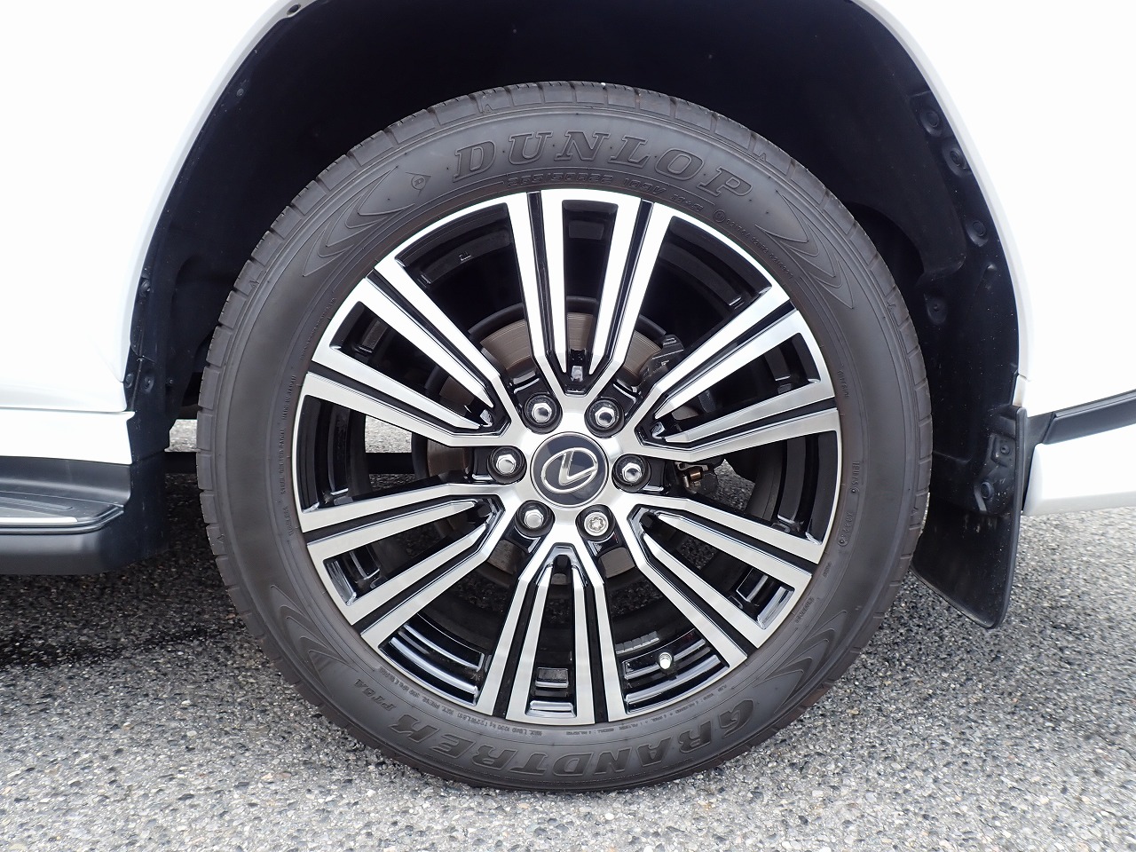 LEXUS LX 600