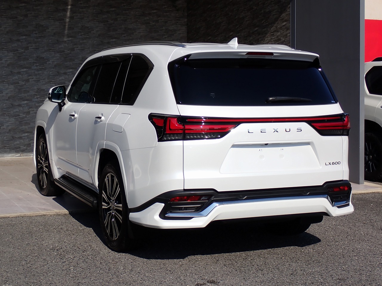 LEXUS LX 600